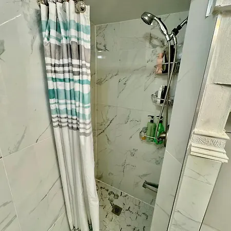 Cozy Private Room With Shared Bathroom On The 1St Floor - Conveniently Located Near Seatac Airport And Downtown Seattle Exterior photo